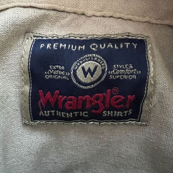 Wrangler Shirt Mens Medium Solid Blue Button Up Casual Utility Comfort - Picture 5 of 6